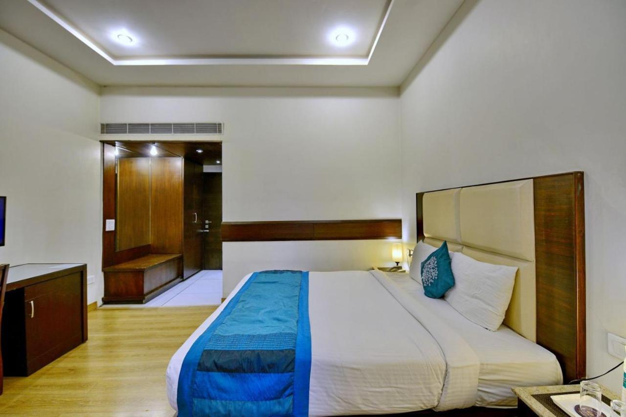 Vivo Hotels Jalandhar Luaran gambar